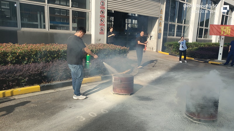 2024102215113367175025ebf51.jpg 05.jpg