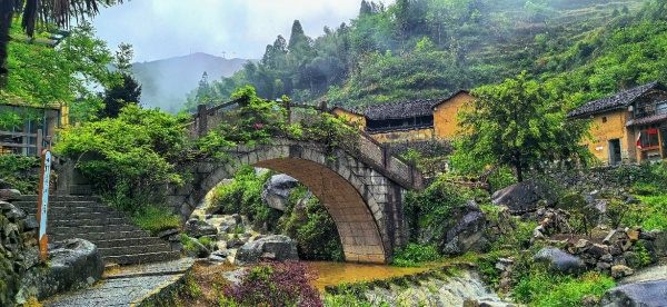 20250812164021689afdf515645.jpg 坑根石寨.jpg